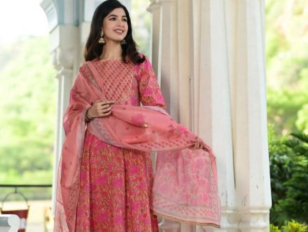 Yufta Pink Handblocked Printed Kurta with Trouser and Dupatta Online