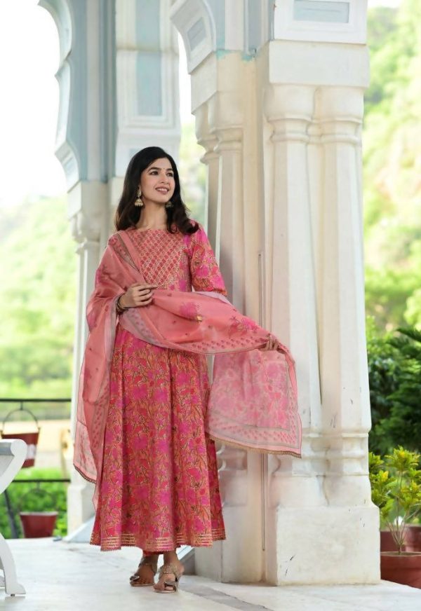 Yufta Pink Handblocked Printed Kurta with Trouser and Dupatta Online