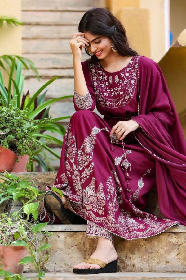 Yufta Women s Burgundy Anarkali Kurta Dupatta Set Fashion