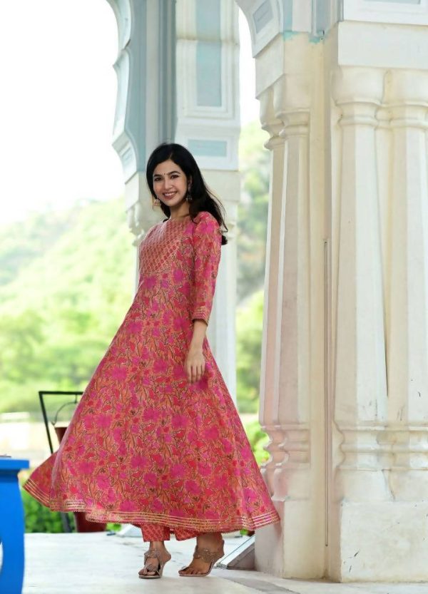 Yufta Pink Handblocked Printed Kurta with Trouser and Dupatta Online